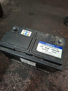 ACUMULATOR PORNIRE 80AH 700A VOLVO